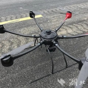 黃石特警啟用科衛(wèi)泰無人機(jī)巡堤：落雨不怕，大風(fēng)也不怕，最遠(yuǎn)能飛10公里 ...